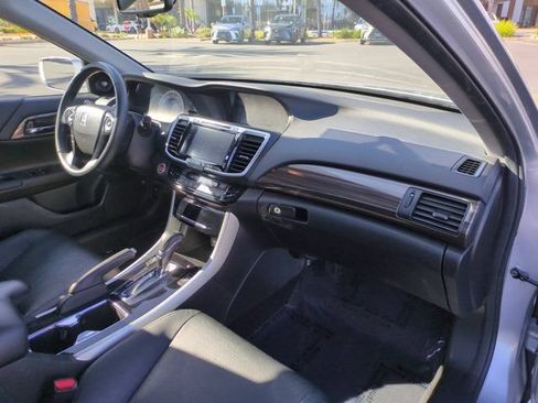 Used 2017 Honda Accord EX-L image 30