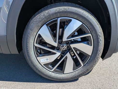 New 2026 Volkswagen Atlas SE FWD image 11
