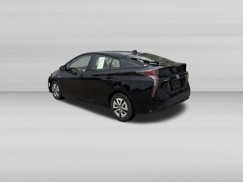 Used 2016 Toyota Prius Three w/ Advanced Technology Package FWD image 8