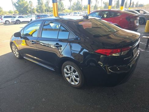 Used 2024 Toyota Corolla LE image 5