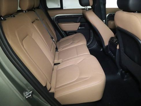 Used 2025 Land Rover Defender 110 X-Dynamic SE AWD/4WD image 28