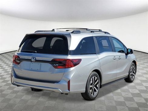New 2026 Honda Odyssey EX-L image 4