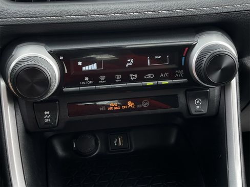 Used 2024 Toyota RAV4 LE image 18
