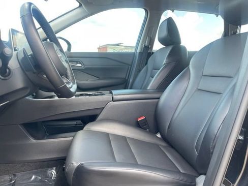 Used 2023 Nissan Rogue SV w/ SV Premium B Package AWD/4WD image 16