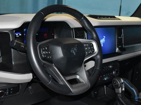 Used 2022 Ford Bronco Wildtrak image 2