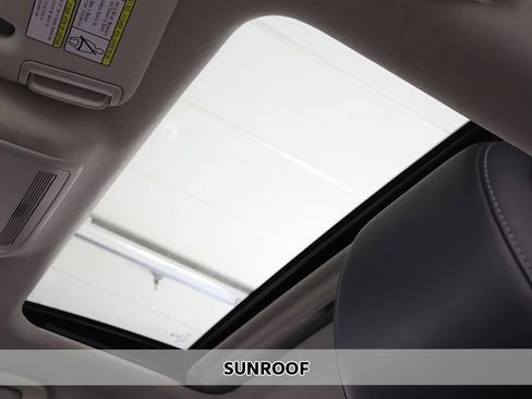 Used 2025 MAZDA CX-30 AWD 2.5 S w/ Preferred Package image 3