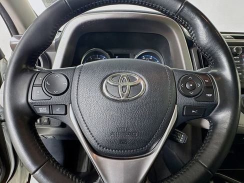 Used 2018 Toyota RAV4 Limited image 13