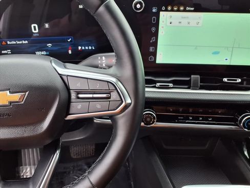 Used 2025 Chevrolet Equinox LT image 11