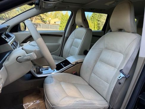 Used 2012 Volvo XC70 T6 AWD/4WD image 11