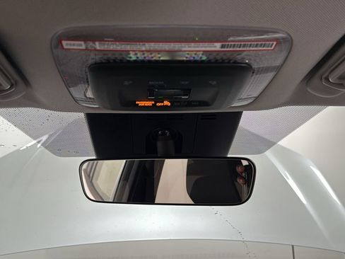 Used 2025 Toyota Prius LE image 11