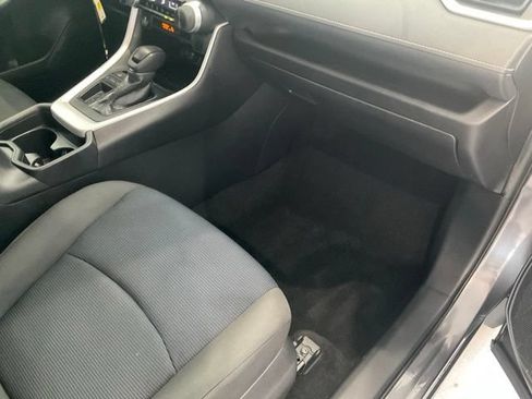 Used 2021 Toyota RAV4 LE FWD image 22