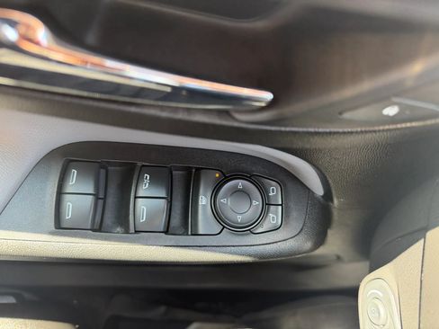 Used 2021 Chevrolet Equinox LS w/ LS Convenience Package AWD/4WD image 22