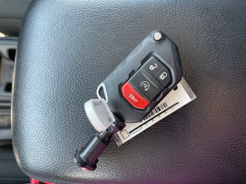 Used 2021 Jeep Gladiator Sport AWD/4WD image 35