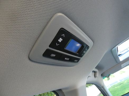 Used 2017 Toyota Sienna XLE image 55