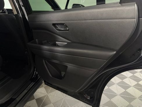 Used 2025 Nissan Pathfinder SV FWD image 28
