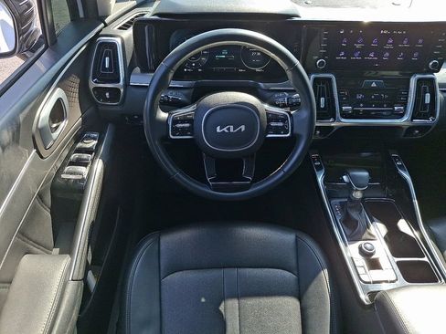 Certified 2023 Kia Sorento SX AWD/4WD image 12