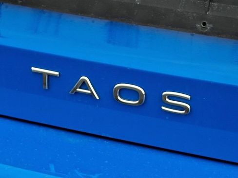 Used 2023 Volkswagen Taos SE image 37