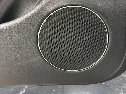 Used 2025 Genesis GV70 2.5T AWD/4WD image 16