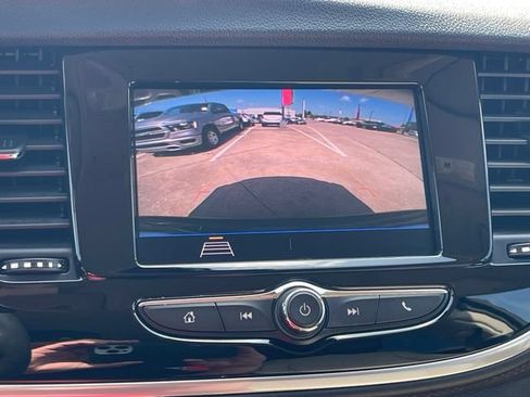 Used 2022 Buick Encore Preferred AWD/4WD image 23