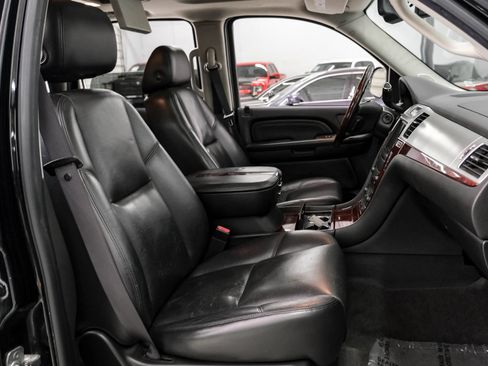 Used 2008 Cadillac Escalade AWD image 35