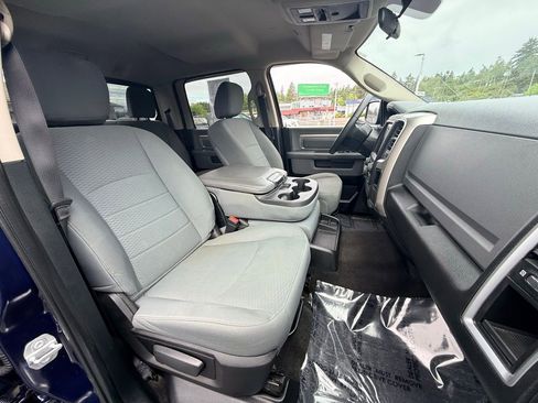 Used 2017 RAM 1500 Classic SLT AWD/4WD image 31