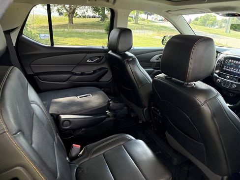 Used 2018 Chevrolet Traverse LT w/ LPO, Floor Liner Package AWD/4WD image 32