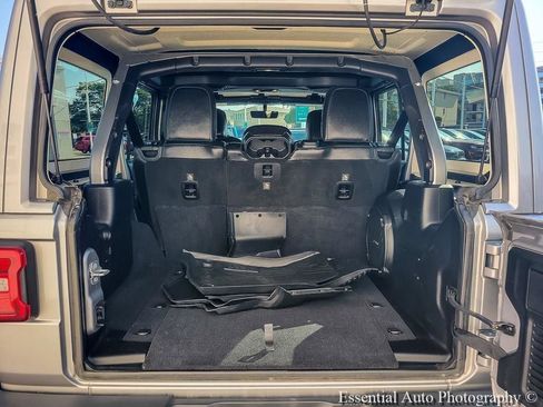 Certified 2019 Jeep Wrangler Unlimited Sahara w/ Quick Order Package 24M Moab AWD/4WD image 27