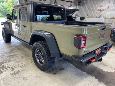 Used 2026 Jeep Gladiator Mojave AWD/4WD image 10