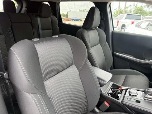 Used 2024 Mitsubishi Outlander ES FWD image 16