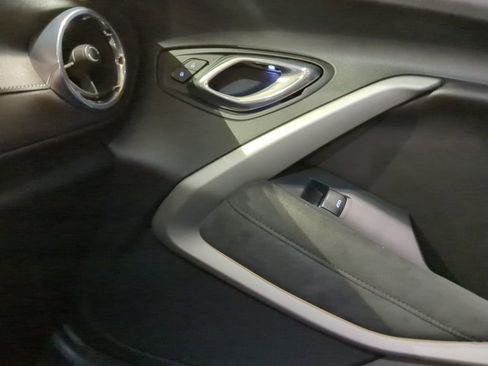 Used 2018 Chevrolet Camaro SS image 14