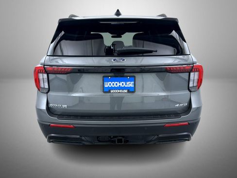 Used 2025 Ford Explorer ST-Line w/ ST-Line Street Pack image 6