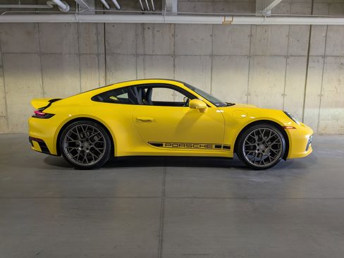 Certified 2022 Porsche 911 Carrera RWD image 9