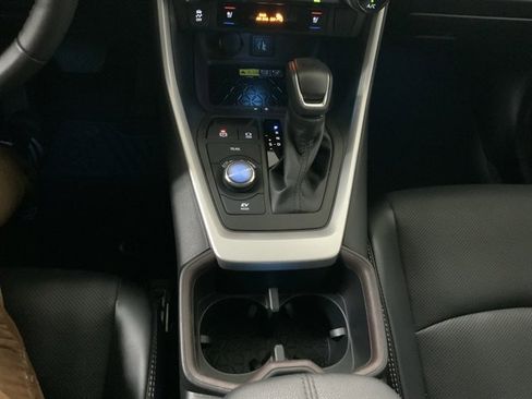 Used 2023 Toyota RAV4 Limited image 32