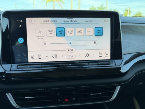 New 2026 Volkswagen Atlas SE image 25