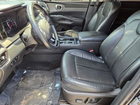 Used 2021 Kia Sorento EX w/ Panoramic Sunroof Package FWD image 16