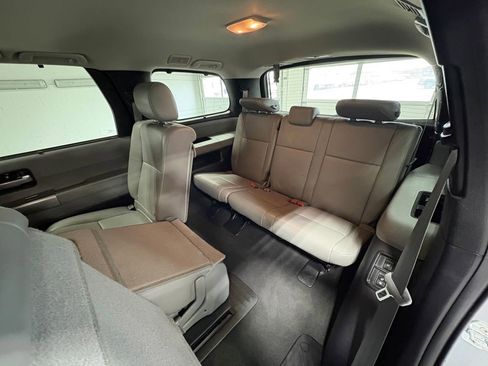 Used 2020 Toyota Sequoia Limited image 39
