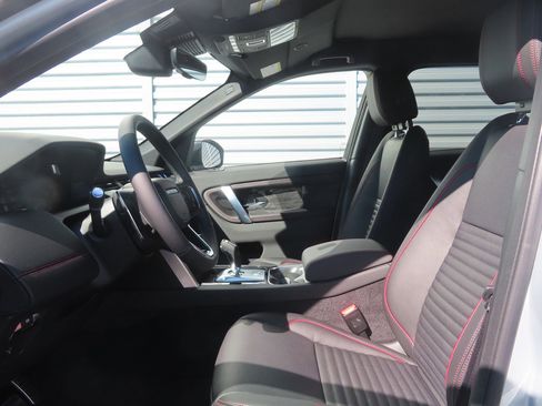 Used 2023 Land Rover Discovery Sport SE R-Dynamic image 16