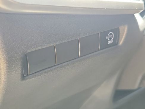 Certified 2025 Nissan Kicks SV FWD image 22