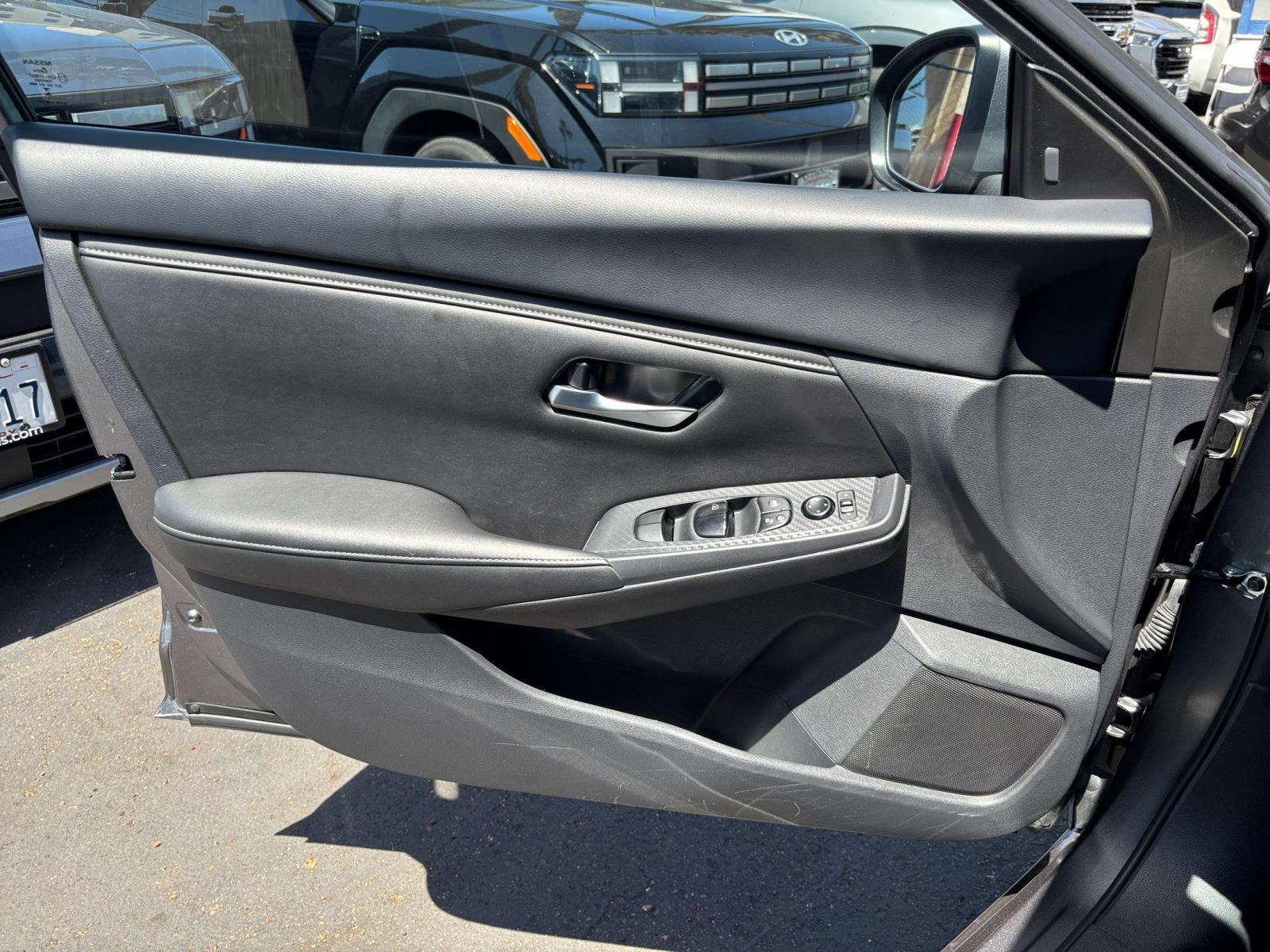 Used 2025 Nissan Sentra SV FWD image 18