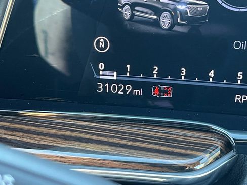 Certified 2024 Cadillac Escalade ESV Premium Luxury w/ Performance Package image 40