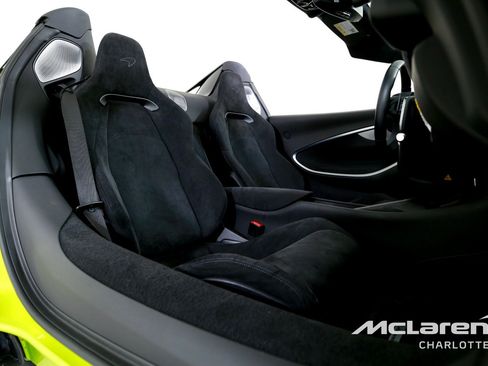 Used 2025 McLaren Artura Spider RWD image 19