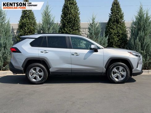 Used 2025 Toyota RAV4 XLE AWD/4WD image 9