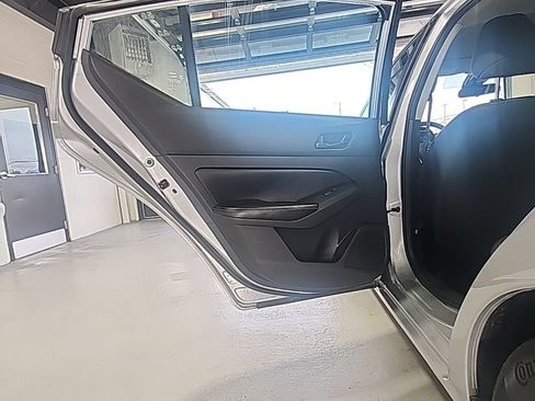Used 2024 Nissan Altima 2.5 SV FWD image 13
