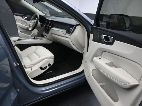 Used 2023 Volvo XC60 B5 Plus w/ Protection Package Premier image 18