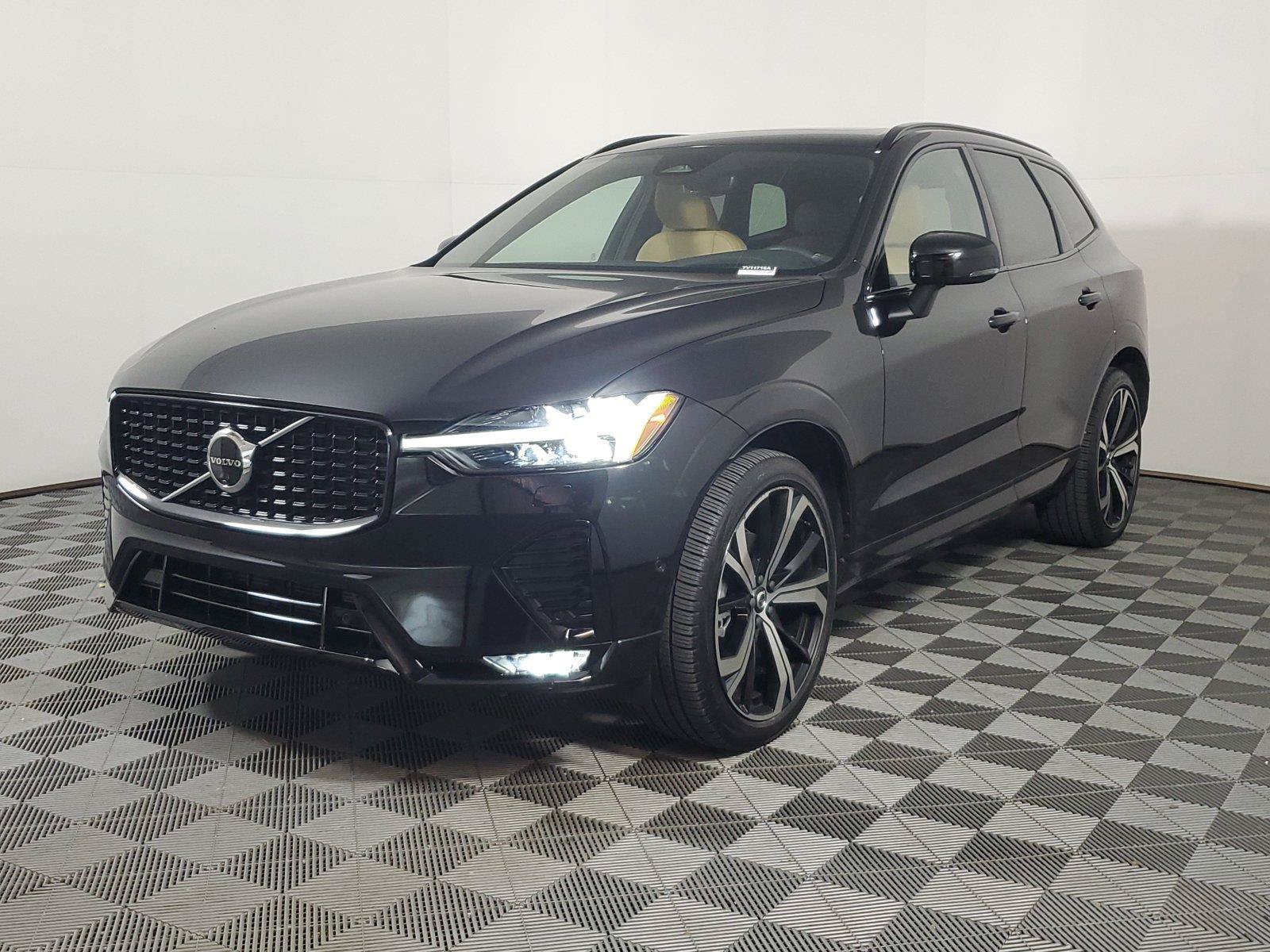 Used 2025 Volvo XC60 B5 Ultra w/ Protection Package Premier AWD/4WD image 3