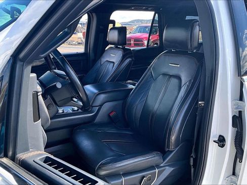 Used 2022 Ford Expedition Platinum AWD/4WD image 25