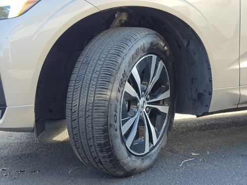 Used 2025 Volvo XC60 B5 Core image 34