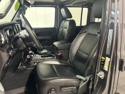 Used 2023 Jeep Wrangler Unlimited Sahara w/ Cold Weather Group image 16