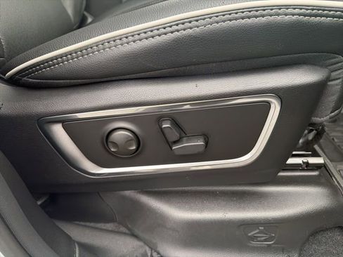 New 2026 RAM 1500 Laramie AWD/4WD image 25