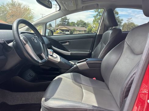 Used 2013 Toyota Prius Four w/ Deluxe Solar Roof Pkg FWD image 7